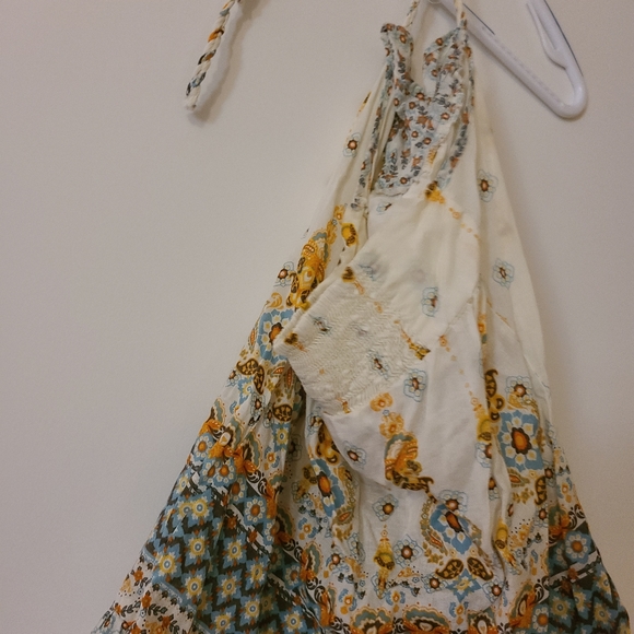 Halter top. Can color with blue and orange pattern. - Picture 2 of 3